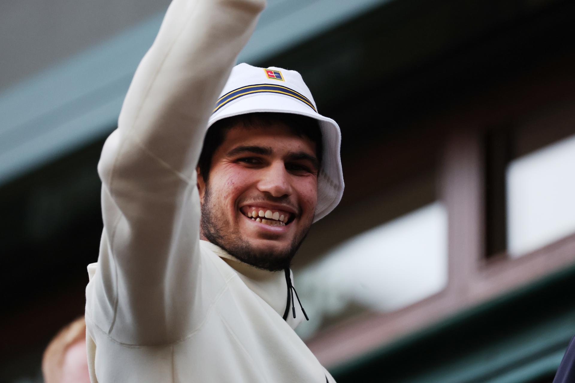 Alcaraz celebra la Eurocopa tras ganar Wimbledon: “Es un gran domingo para los españoles”