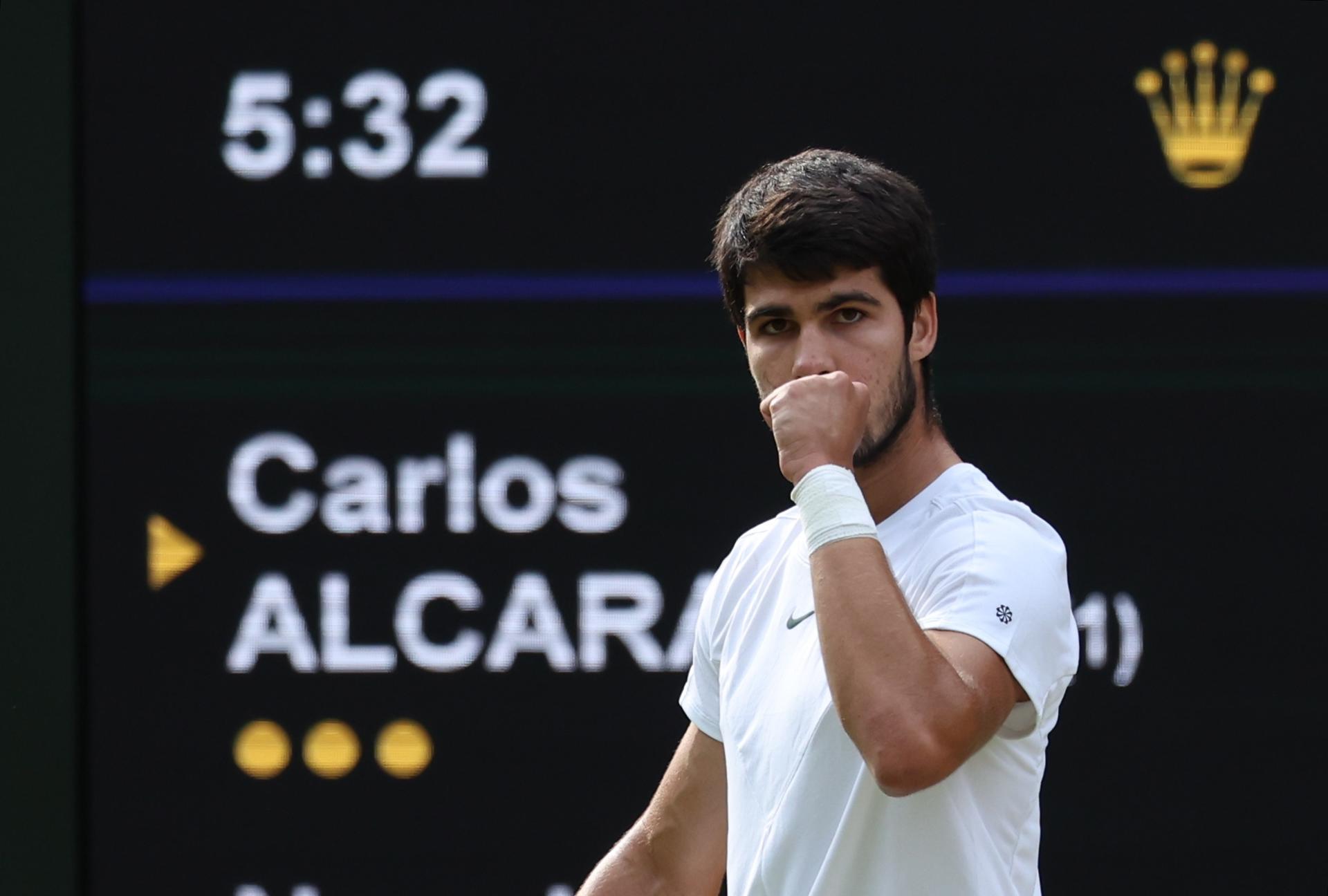 Sin Djokovic a la vista, Alcaraz busca reforzar su número uno en Toronto