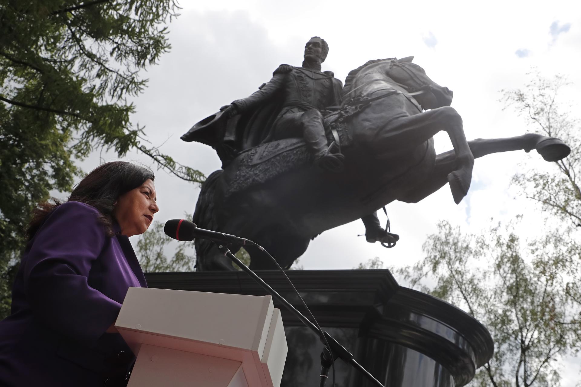 Inauguraron una estatua ecuestre de Simón Bolívar en Moscú