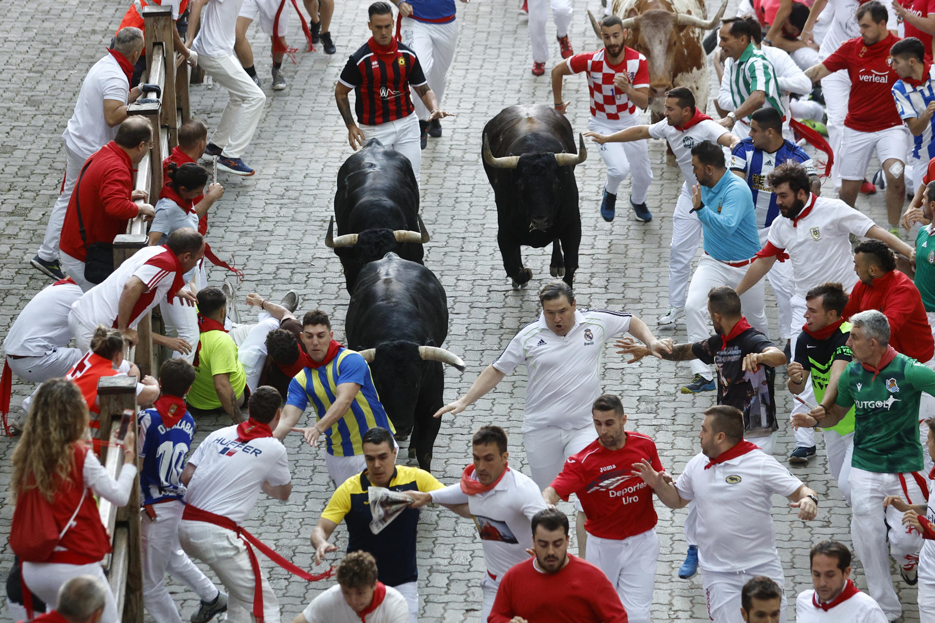 El sexto encierro de los Sanfermines concluye con carreras bonitas y rápidas