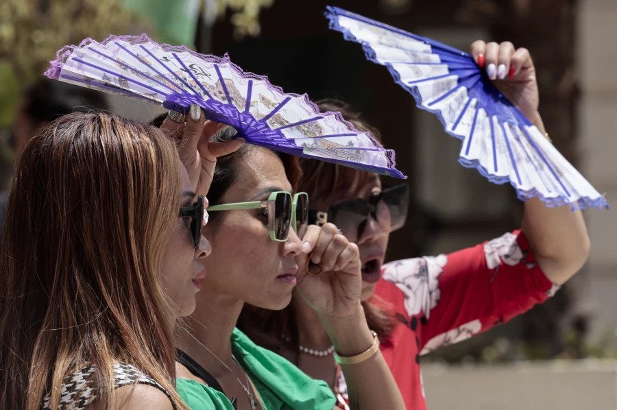 Ola de fuerte calor recorre Europa y lleva al Viejo Continente a temperaturas récord