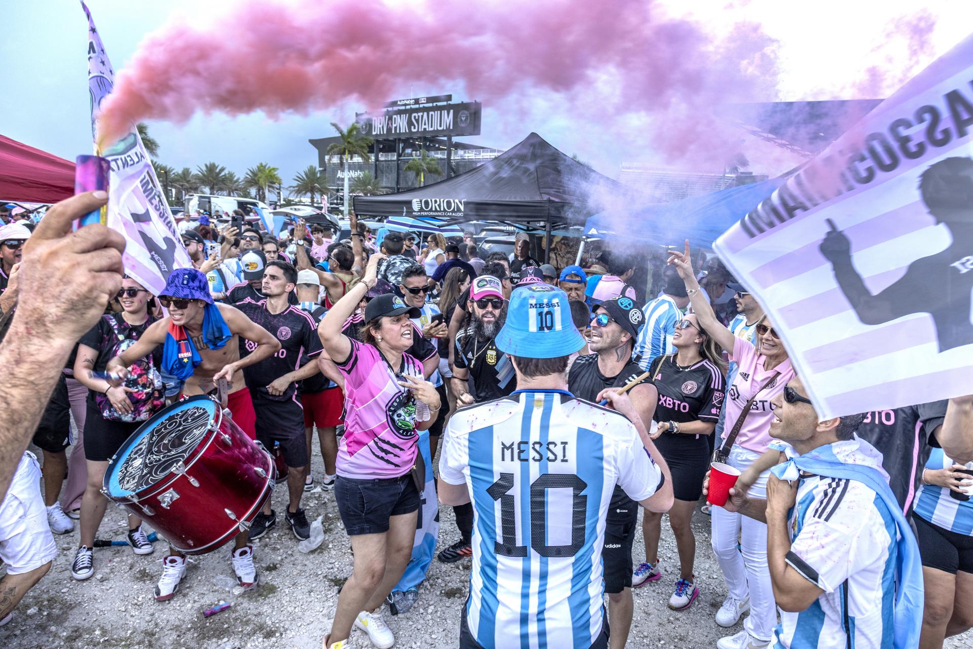 Hinchas de Inter Miami se llevaron a una cabra para la presentación de Leo Messi (FOTOS)