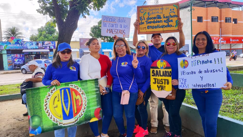 Docentes protestan en Apure: denuncian que Piñate “ha traicionado el ejercicio de la profesión”