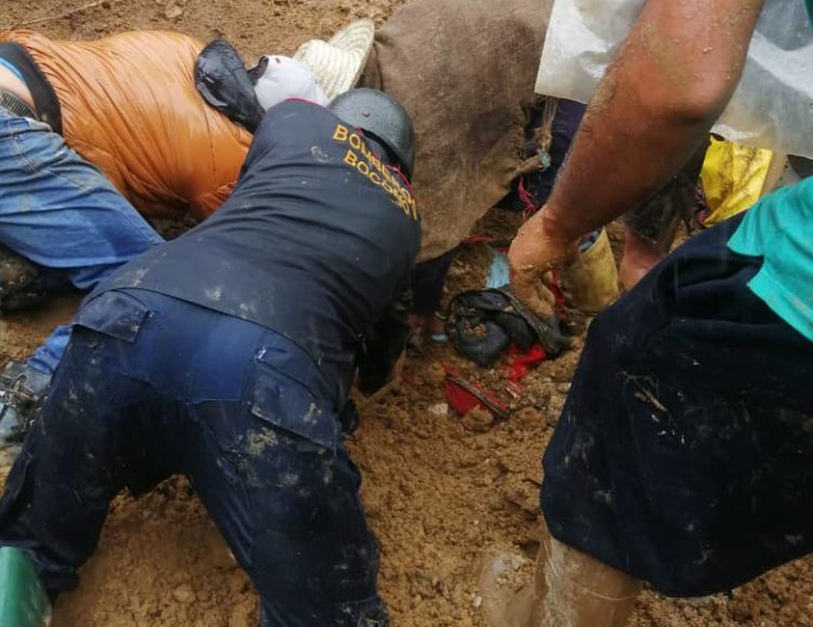 Lluvias torrenciales causaron derrumbe que dejó cuatro muertos en Trujillo