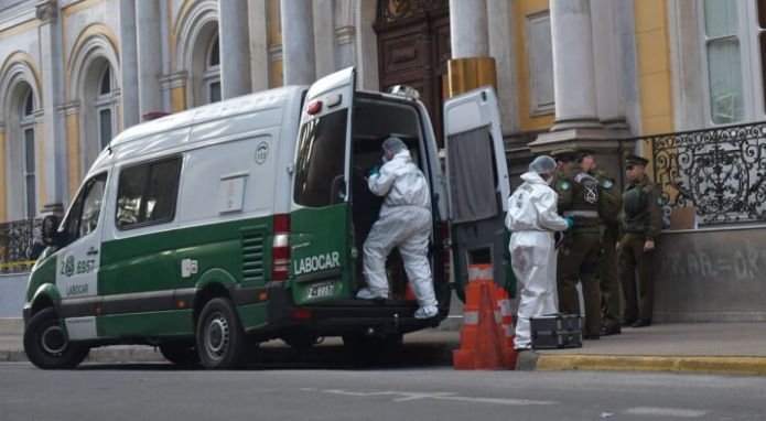 Venezolano le echó la culpa a Lucifer cuando lo pillaron robando computadoras en Chile