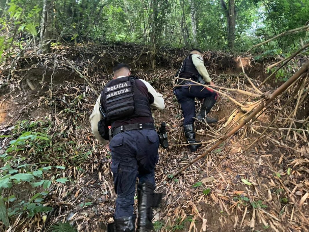 Registran robo masivo en El Volcán en Baruta: sujeto armado y cómplice sometieron a más de 10 personas