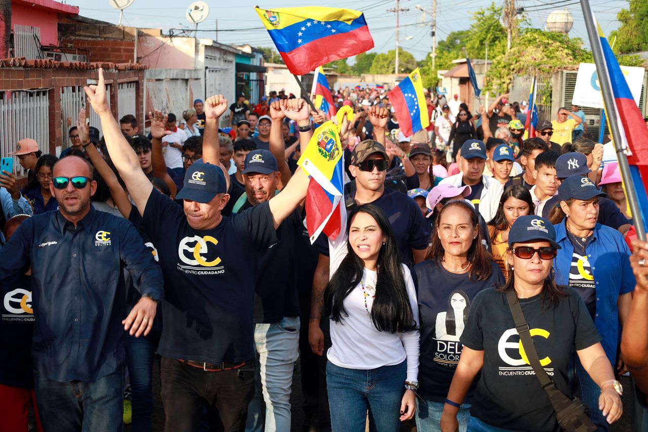 Delsa Solórzano se comprometió a rescatar las industrias básicas de Guayana durante recurrido por Ciudad Bolívar