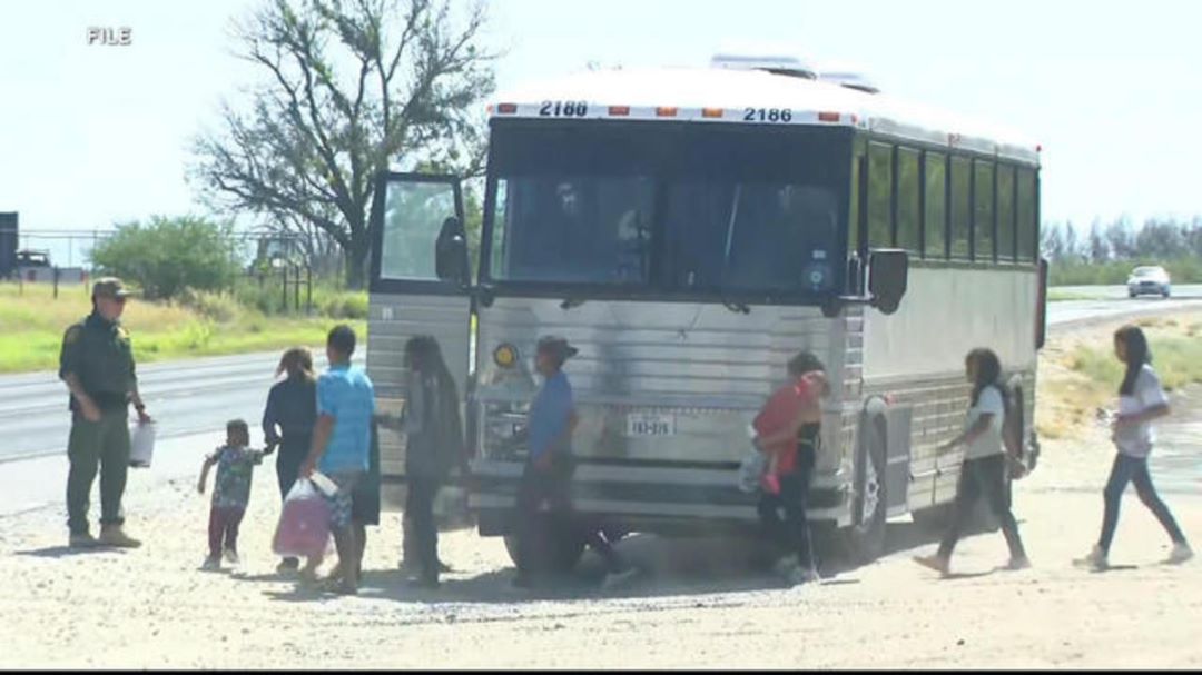 La niña de tres años que murió en autobús que transportaba migrantes a Chicago era venezolana