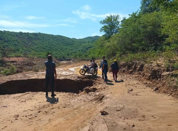 Ríos del municipio Buchivacoa crecen con las recientes lluvias y dejan incomunicadas a varias comunidades