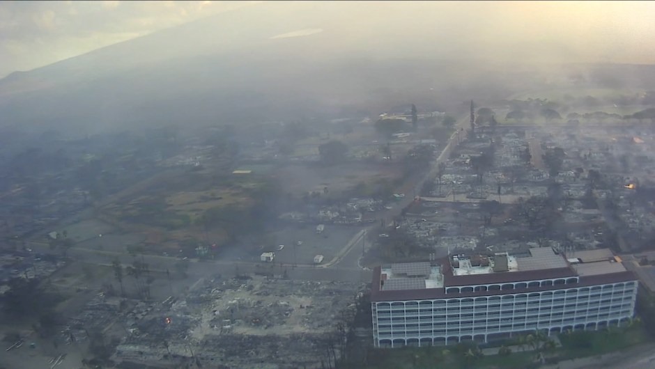 Evacuación urgente: el plan de las aerolíneas para que miles abandonen la isla de Maui en Hawái