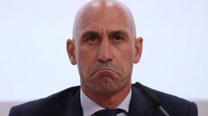 “Es como el que daría a una de mis hijas”, dijo Luis Rubiales sobre el beso a Jenni Hermoso