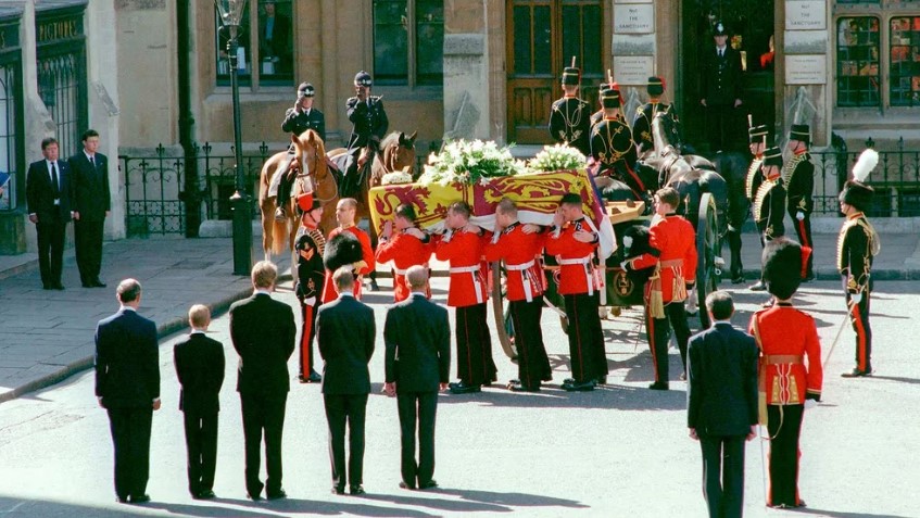 Lady Di, la tumba sin paz: las intrigas palaciegas, el dolor de sus hijos y la teoría del ataúd vacío