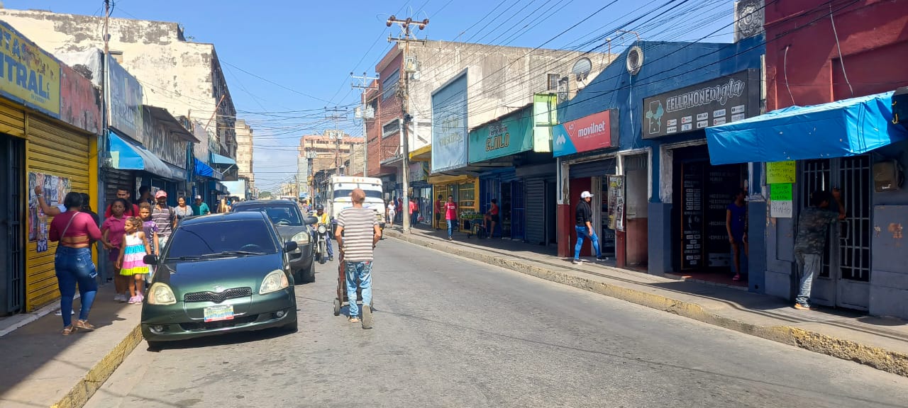 Comerciantes del centro de Porlamar rechazan cobro de 300 dólares a cada uno para reemplazar transformador