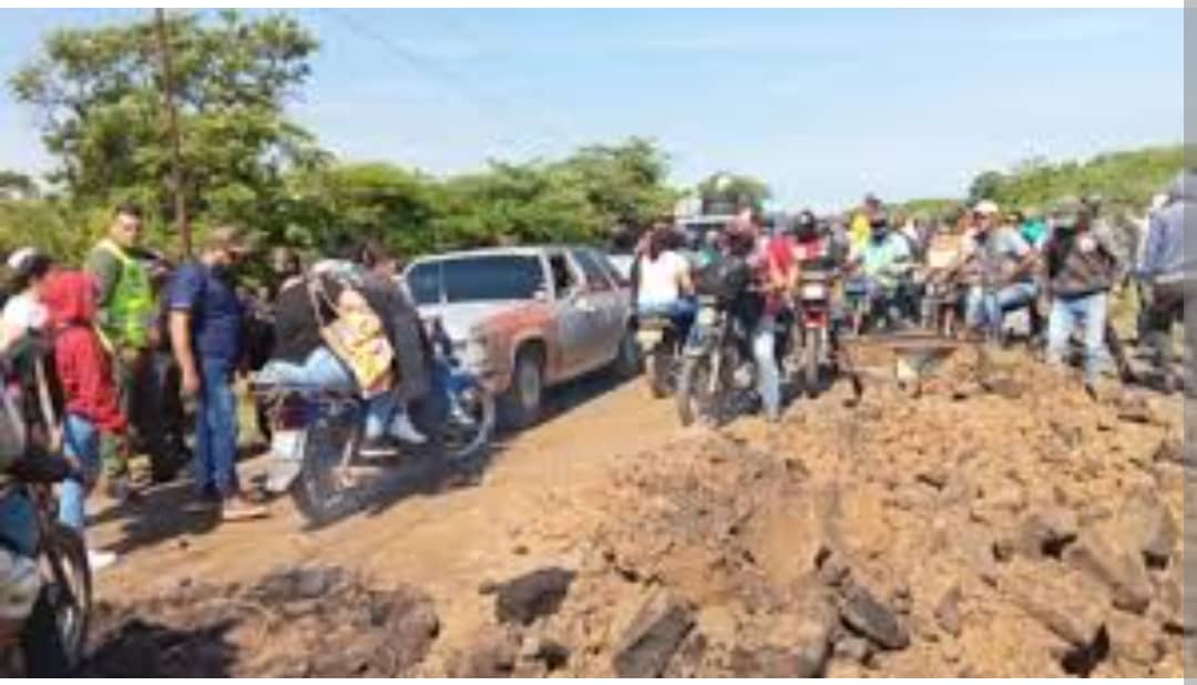 Sigue restringido el tráfico en carretera que comunica Zulia con Maicao