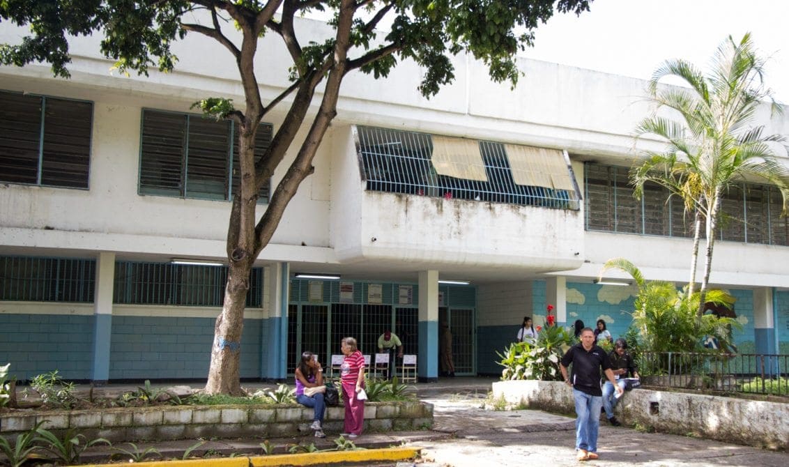 Tragedia en Caricuao: adolescente se quitó la vida tras ser víctima de acoso escolar