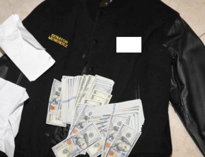 En imágenes: la incautación al senador Bob Menéndez en su casa, lingotes de oro y fajo de billetes