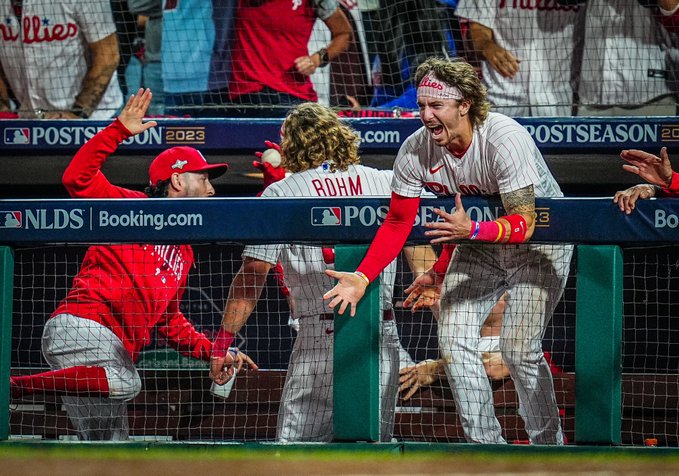 Filis lograron abultada victoria frente a Bravos y se van arriba en la Serie Divisional