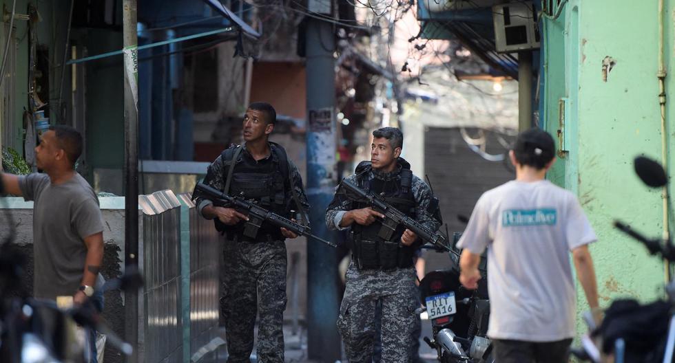 Despliegan un mega operativo en tres favelas de Río de Janeiro para capturar una centena de criminales