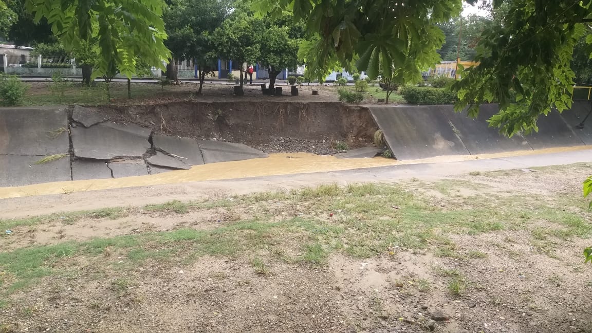 Varias viviendas inundadas en El Vigía tras fuertes lluvias y desbordamiento de Caño Bubuquí