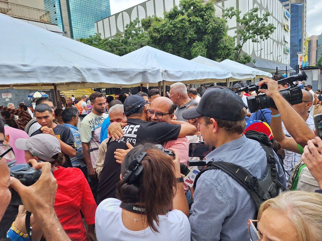 Ex preso político Roland Carreño fue a votar a la Primaria este #22Oct (Video)