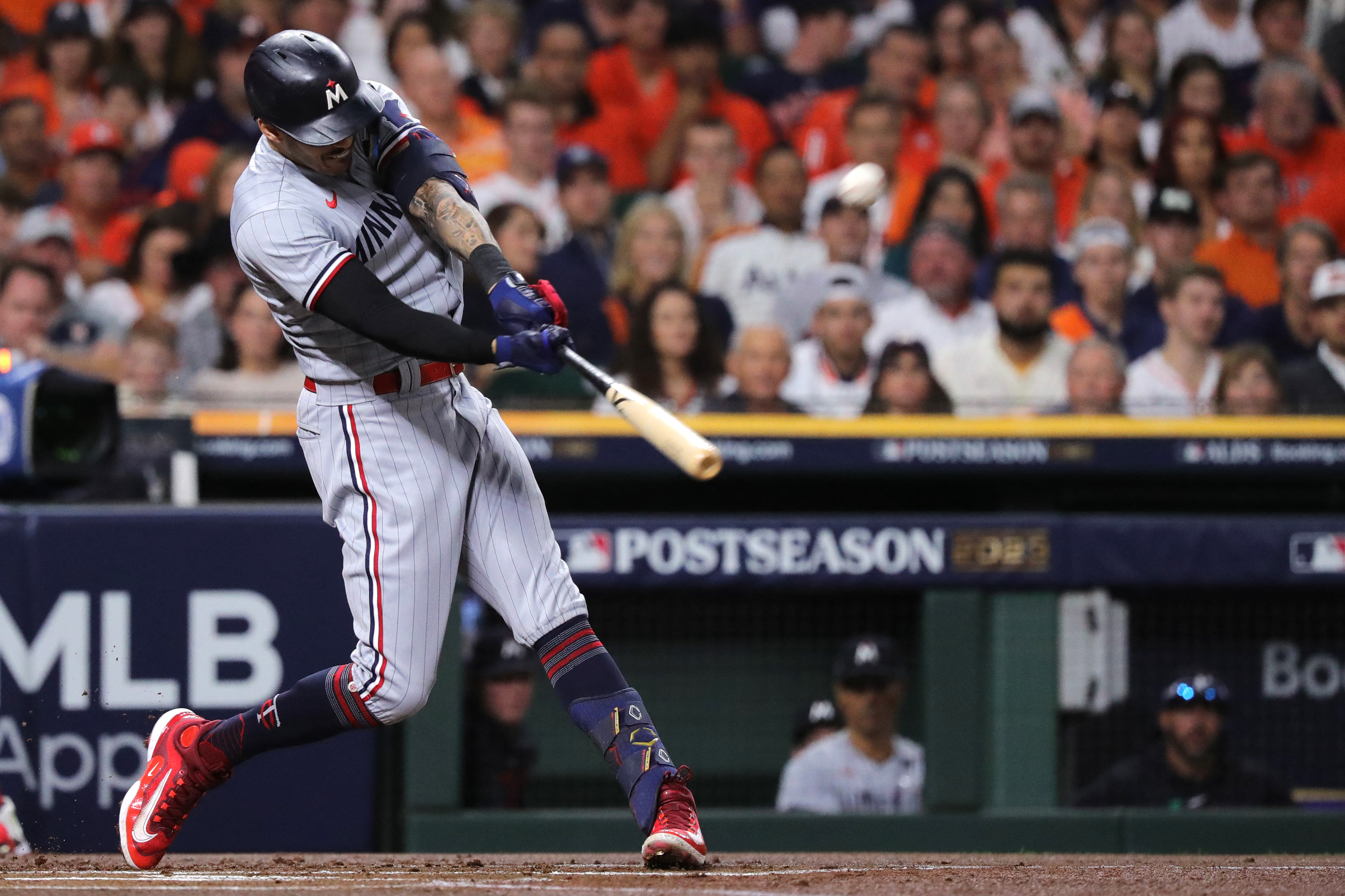 Carlos Correa protagonizó la ofensiva de Mellizos para empatar la serie contra Astros