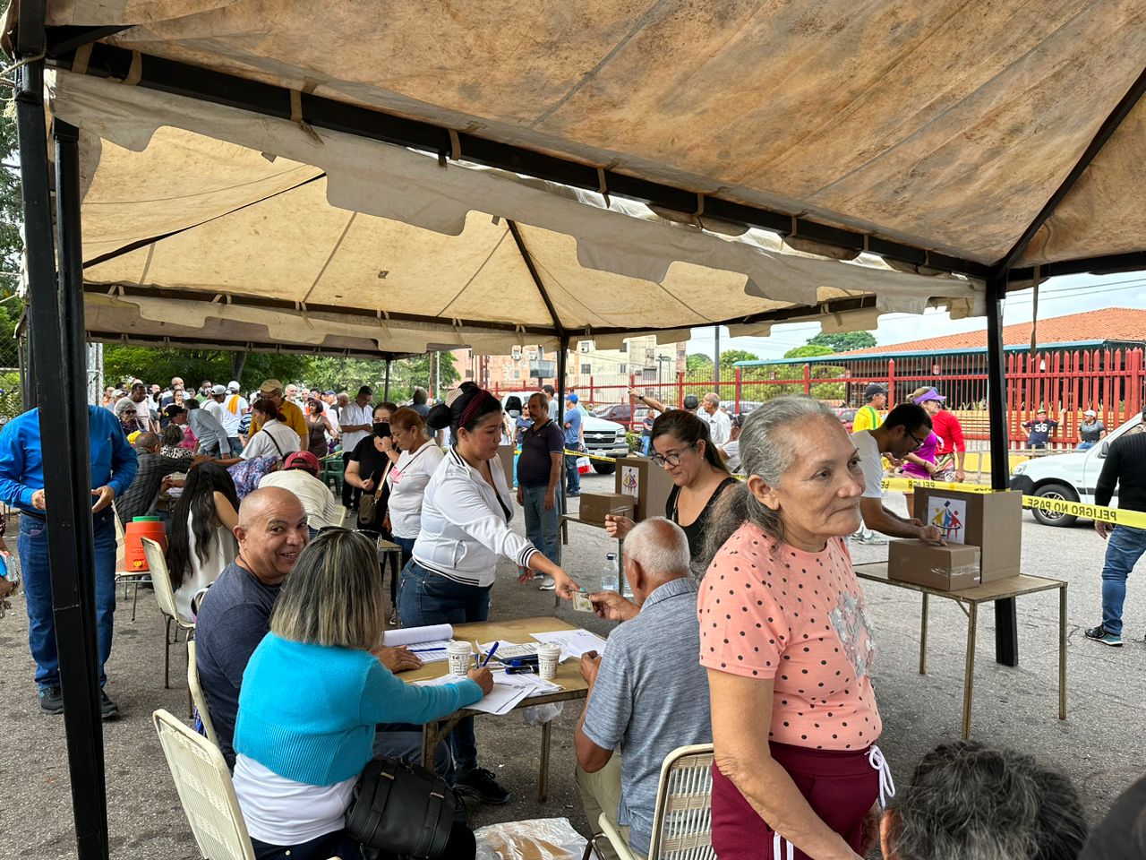 Con lentitud empezó proceso de Primaria en Bolívar