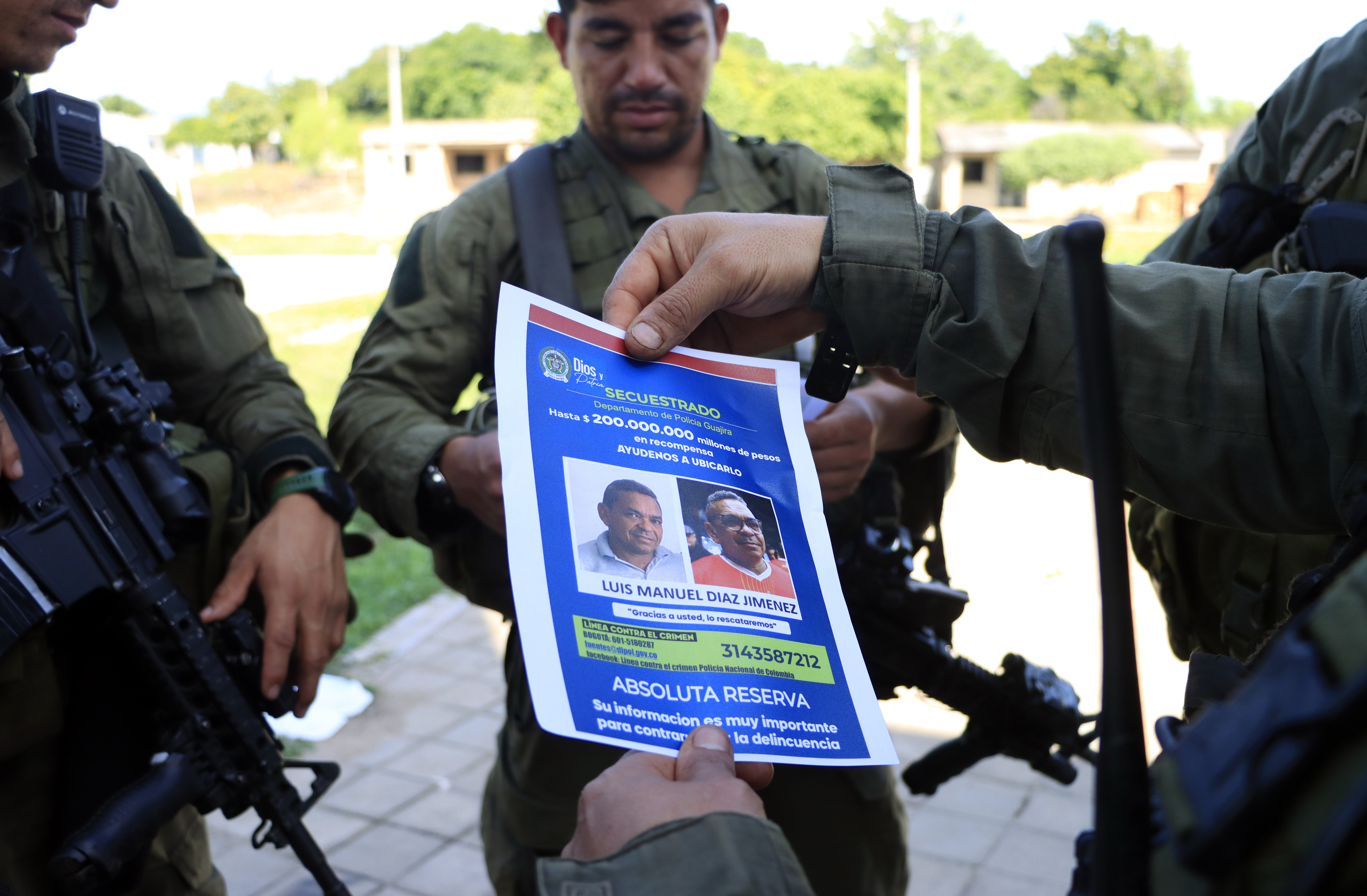 Gobierno colombiano repliega tropas para facilitar la liberación del padre de Luis Díaz