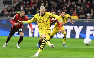 Borussia Dortmund se metió en octavos tras dejar en problemas al Milan