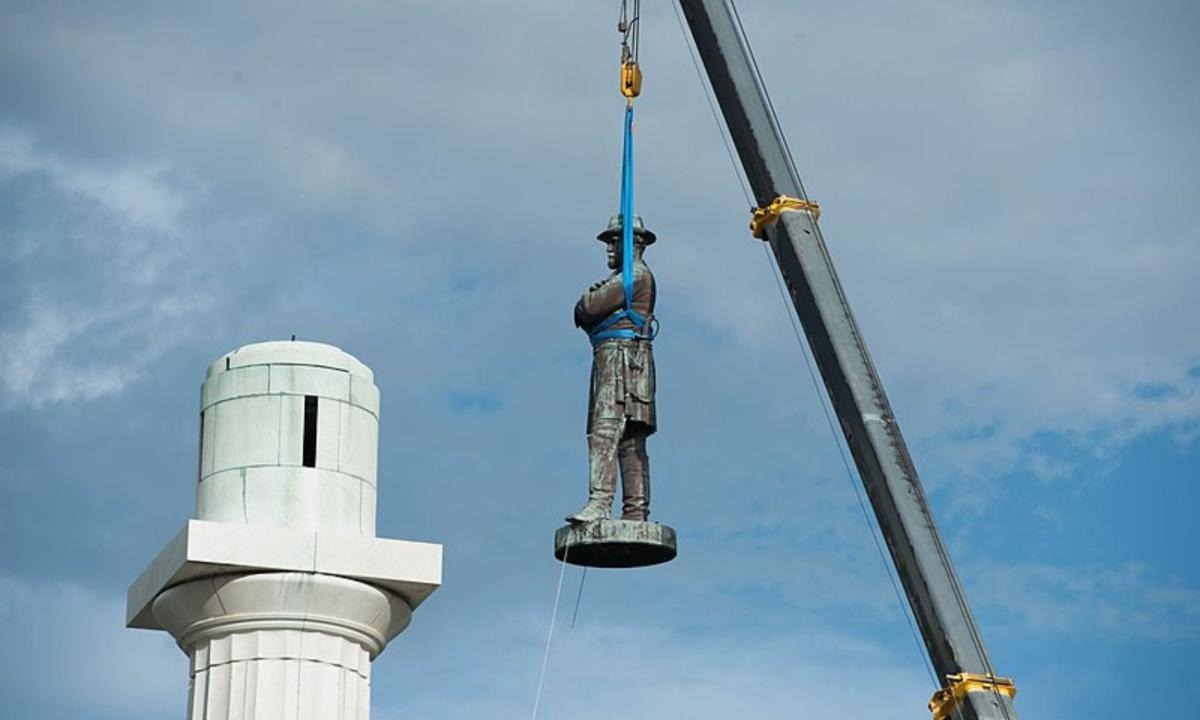 La nueva ley de Florida que castigaría a ciertas ciudades por un tema histórico