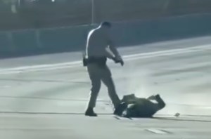 Una nueva muerte a manos de un oficial en Los Ángeles reabre el debate sobre la brutalidad policial