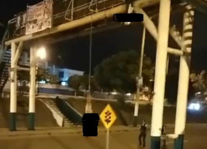 Hallan dos cuerpos colgados de un puente en la zona amazónica de Ecuador