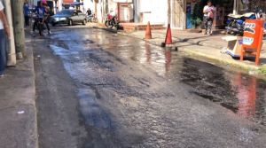 Llegó el agua en Maiquetía… ¿para limpiar las calles? (VIDEOS)