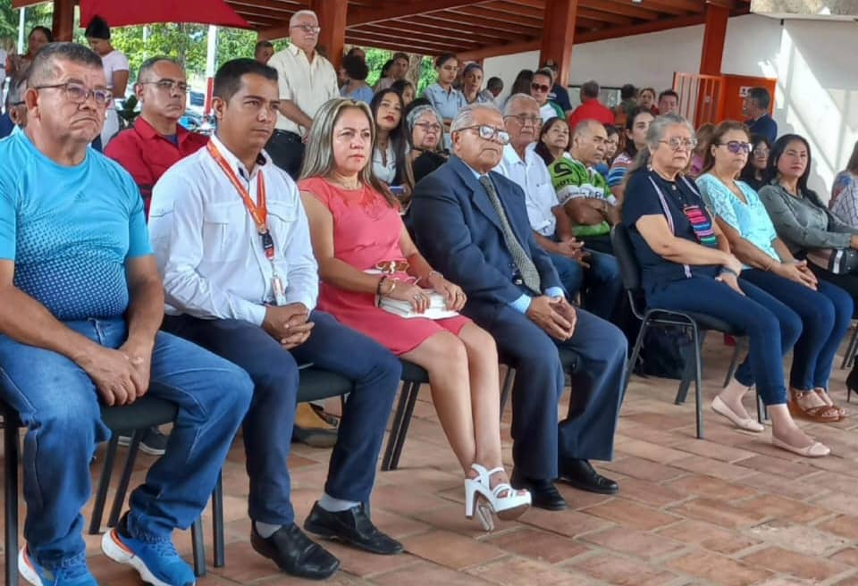 “Sin medio en los bolsillos” pasan el Día del Profesor Universitario en la Unellez de Barinas