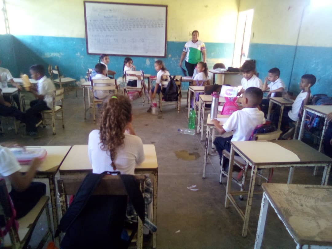 Asociación Civil Con la Escuela: Urge mejorar las condiciones socio económicas de los docentes en Venezuela