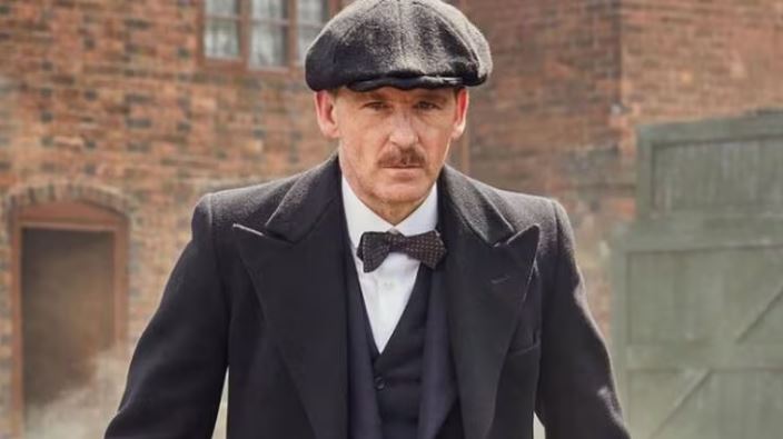 Actor de “Peaky Blinders” fue condenado por posesión de drogas