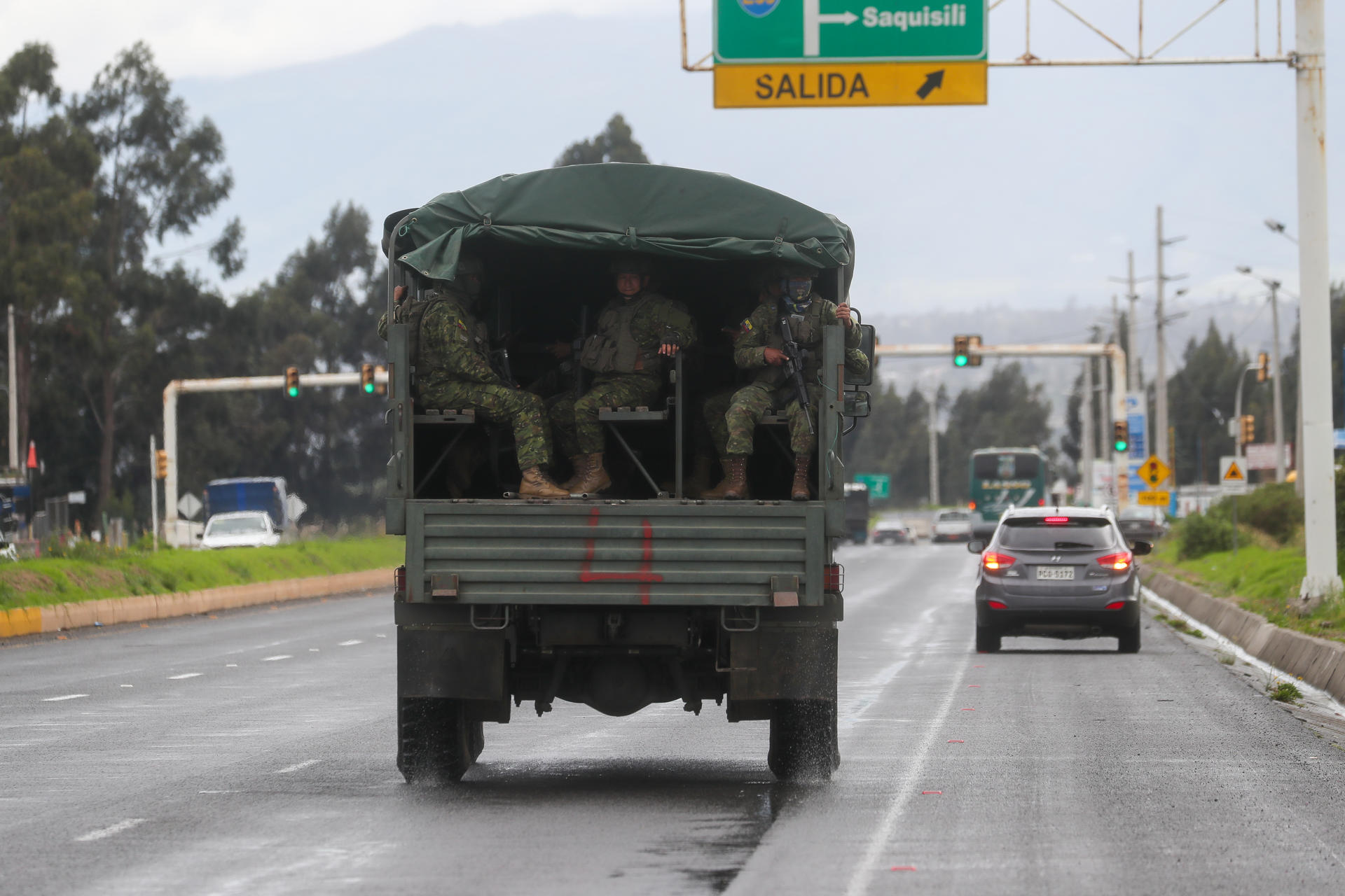 Las Fuerzas Armadas de Perú vigilan los “puntos críticos” de la frontera con Ecuador