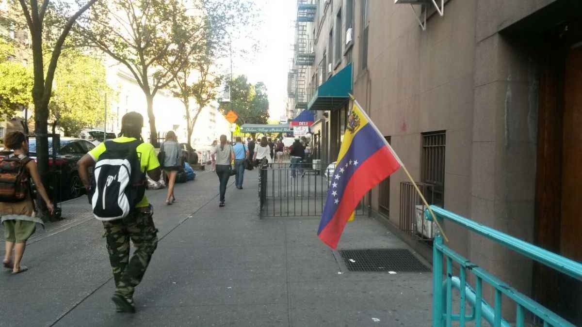 VIDEO: venezolanos fueron pillados robando en un centro comercial de Nueva York