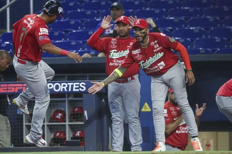 Federales de Chiriquí debuta con victoria sobre Curazao Suns en la Serie del Caribe 2024