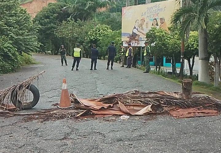 Plataforma Unitaria de El Vigía le “cantó cumpleaños” al primer aniversario del colapso del puente de Onia