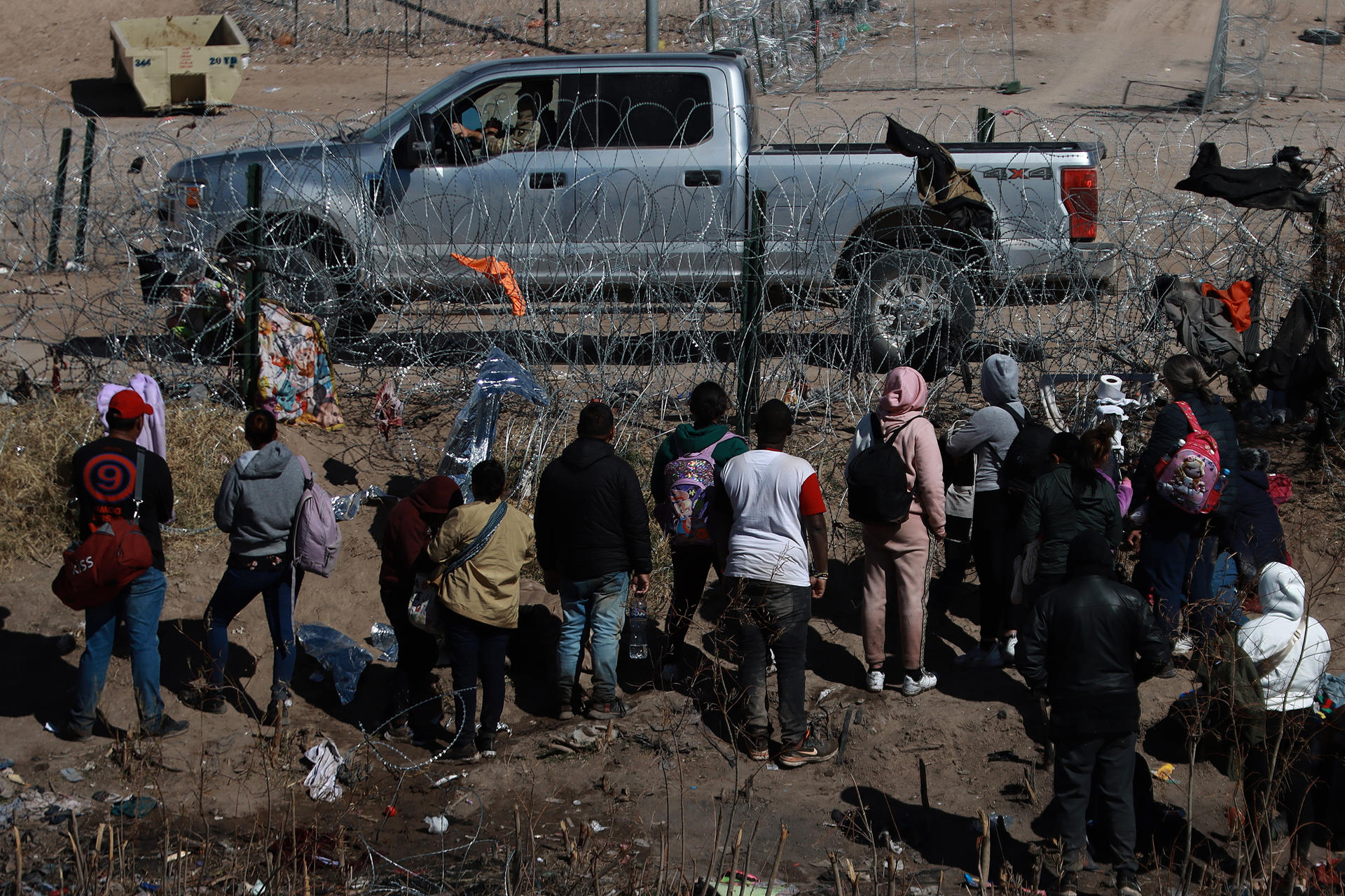 México salvó a 73 migrantes, entre ellos dos venezolanos, que estaban en peligro en la frontera con EEUU