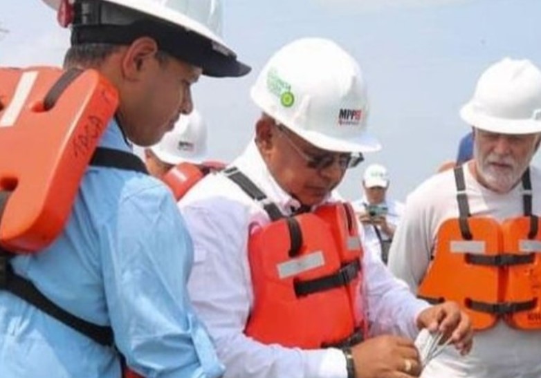 Reverol pide paciencia a los zulianos… que se calan apagones de hasta ocho horas diarias