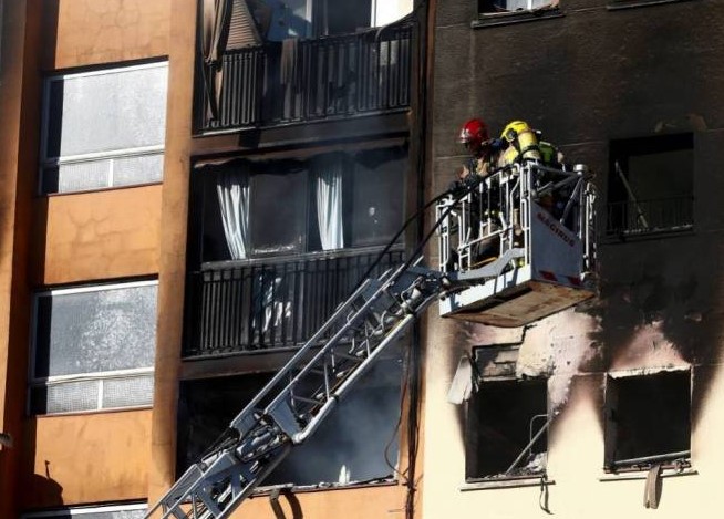 Tres muertos en el incendio de un edificio de viviendas en España