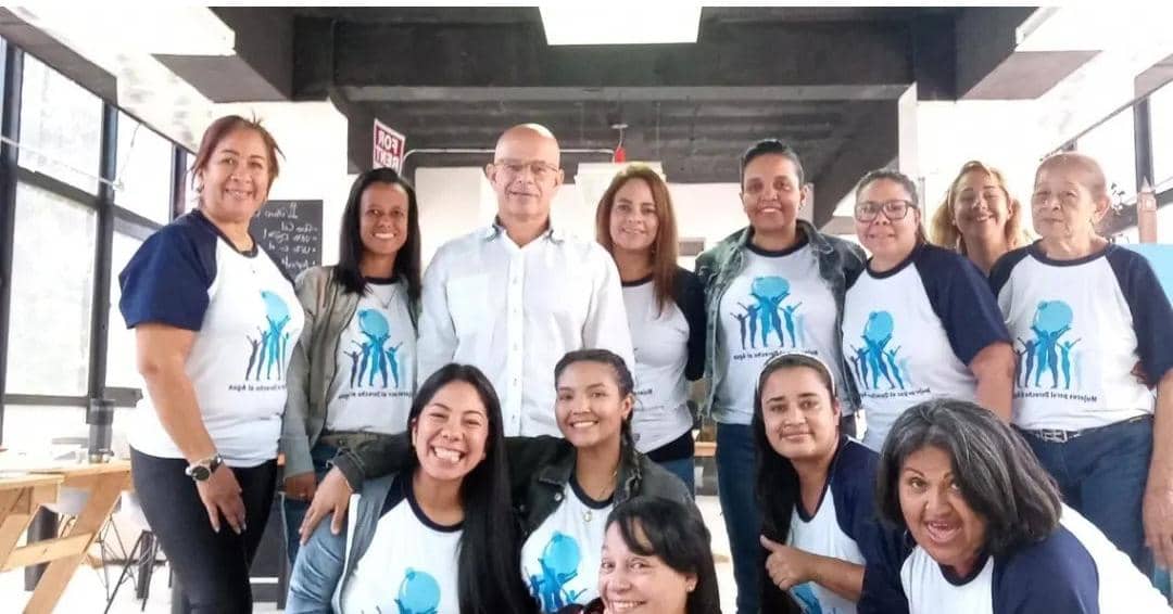 Coalición por los DDHH y la Democracia imparte talleres a mujeres de barrios de Caracas