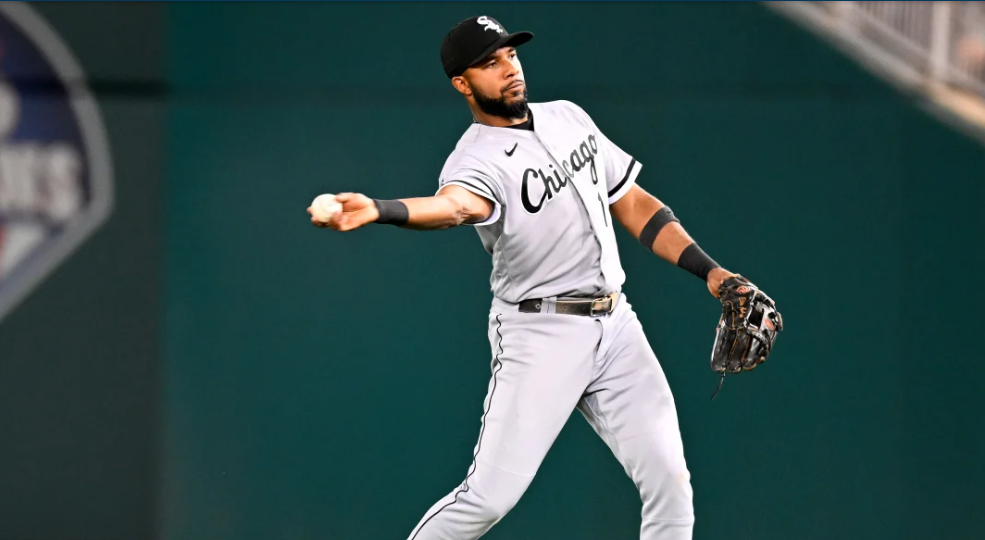 Venezolano Elvis Andrus firmó contrato de ligas menores con los Cascabeles de Arizona