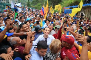 María Corina desde Los Teques: La fuerza está aquí con la gente y tenemos que hacer esto bien (Videos)