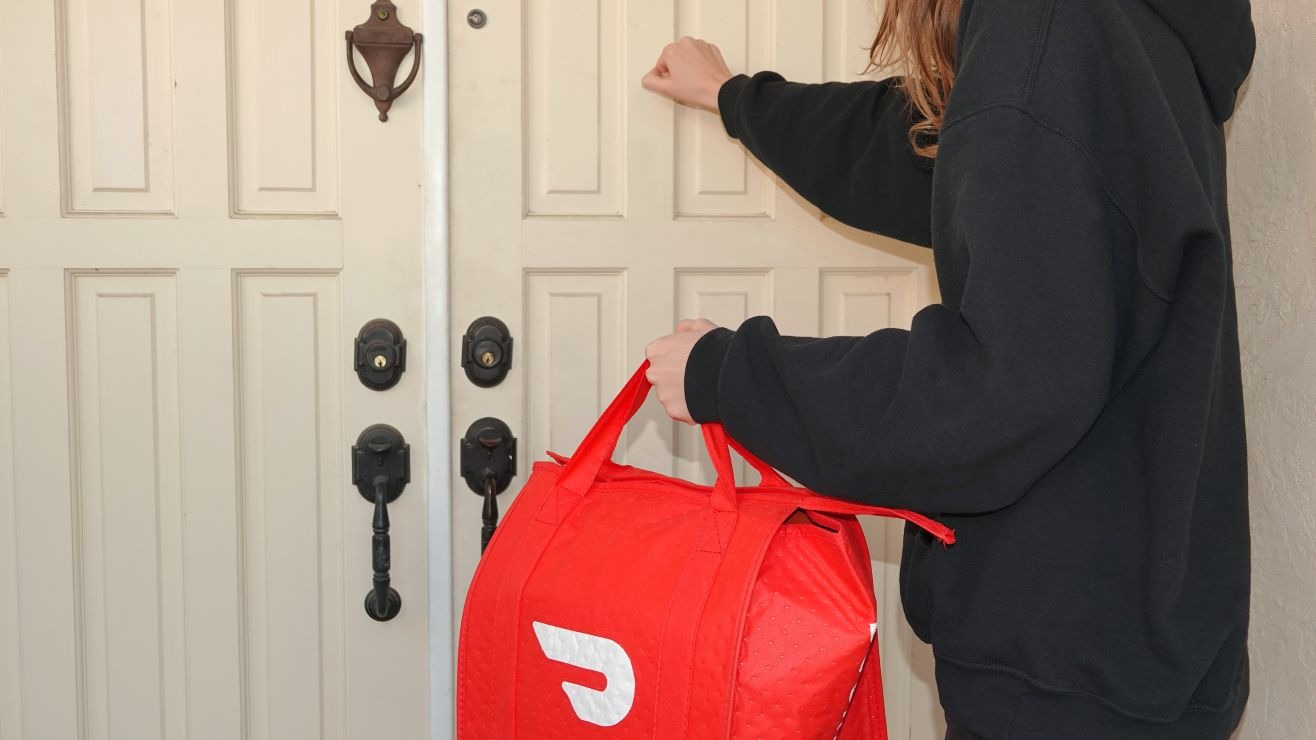 VIDEO: Repartidora de DoorDash en San Francisco reveló cuánto gana por solo una hora de trabajo