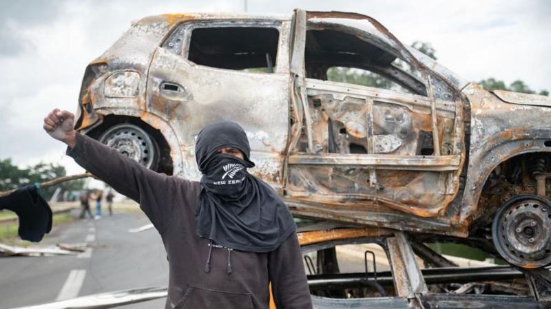 Qué está pasando en Nueva Caledonia, el territorio de Francia en el Pacífico que atraviesa un estado de emergencia