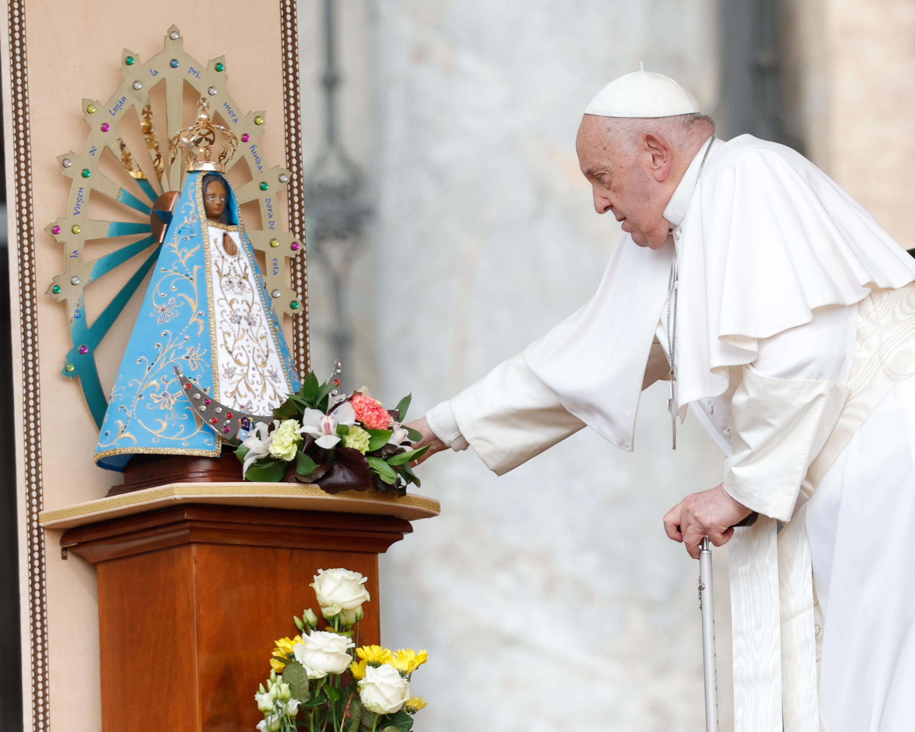 El papa Francisco asegura que la vida humana se debe proteger “hasta la muerte natural”