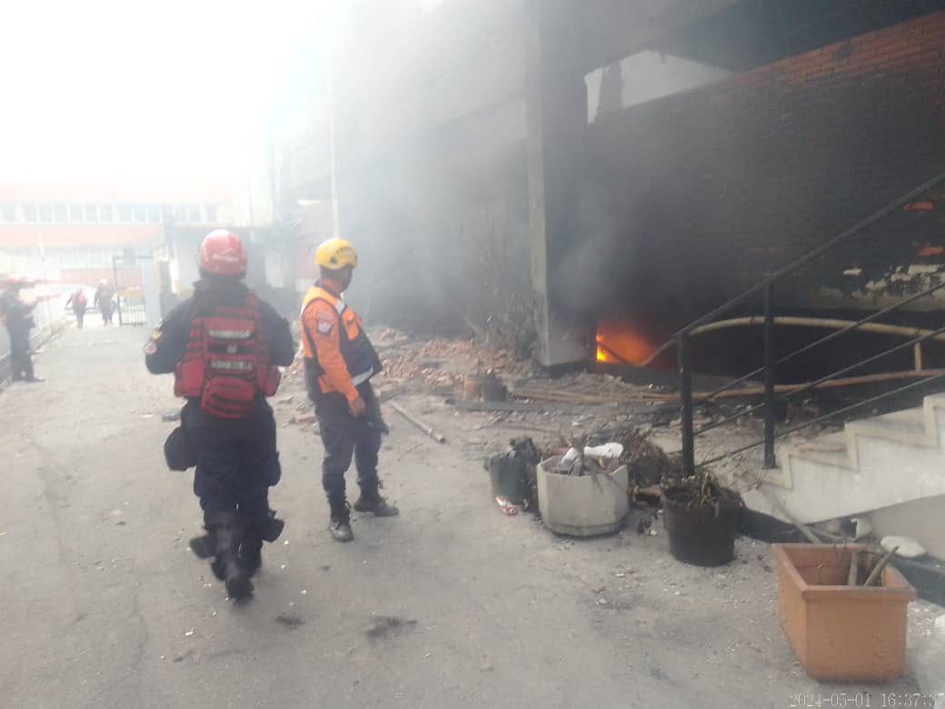 Cinco bomberos resultaron heridos por deflagración de aditivos en La California Sur