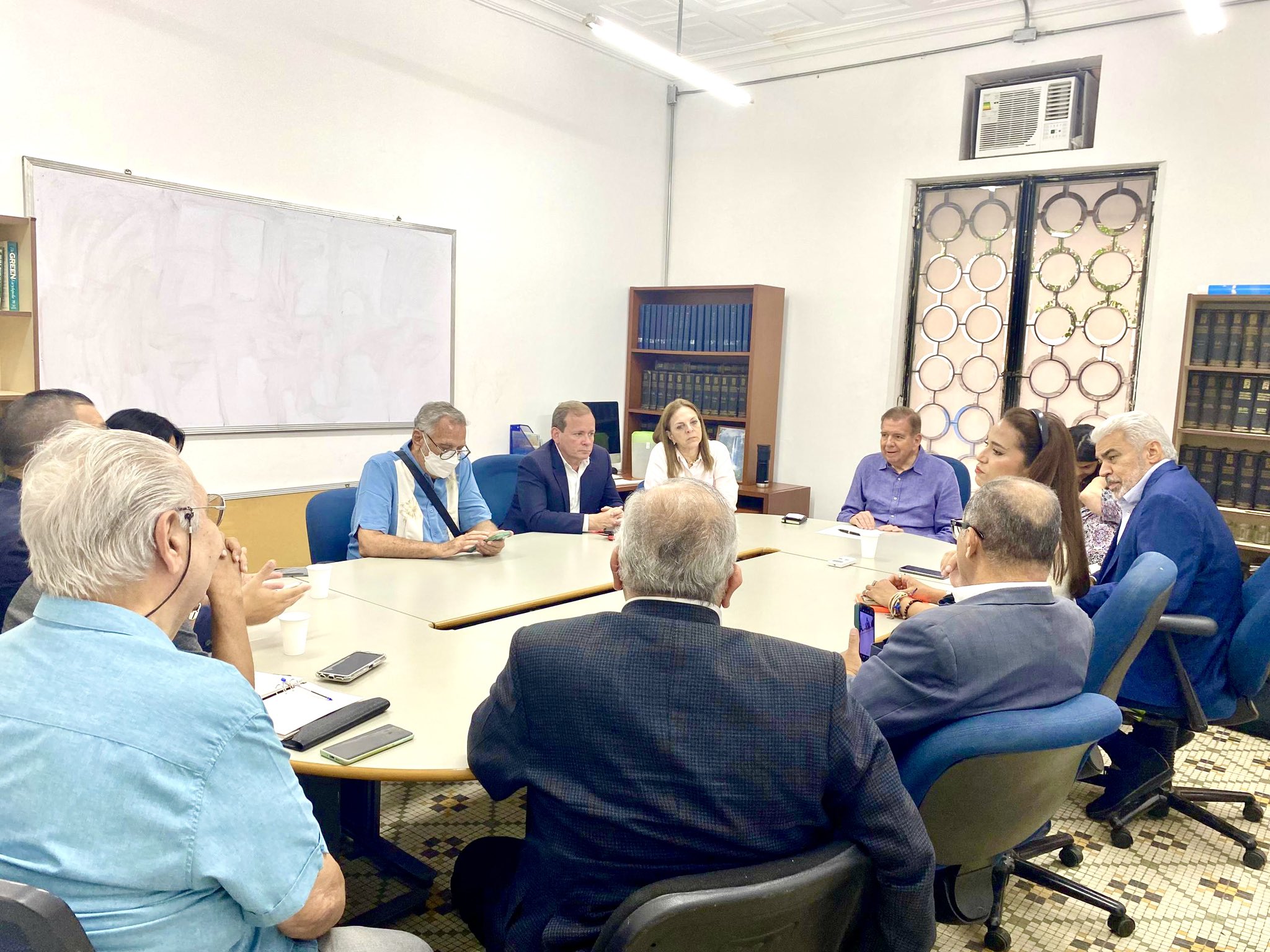 Edmundo González se reunió con el Frente Amplio para acordar objetivos para las elecciones del #28Jul